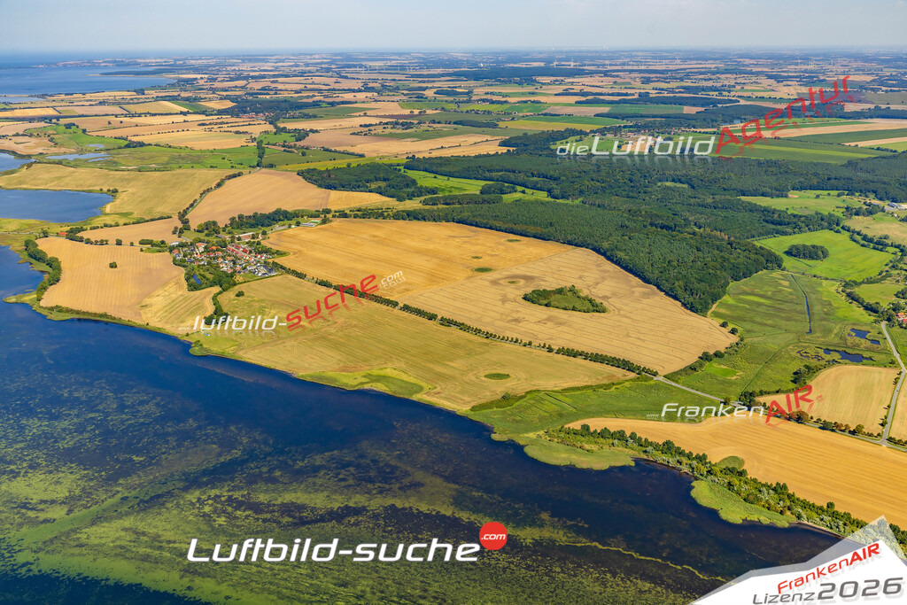 Luftbild Vs Google Maps  Groß Strömkendorf  Blowatz -Das Luftbild wurde 2025 vom UL-Flugzeug heraus erstellt ( keine Drohnenluftbilder ) - Hochauflösende Luftaufnahme -Nicht vergleichbar mit Google Maps oder Satelittenbilder- Die Geschenkidee !Mit Lizenz und Bildrechte bestellbar