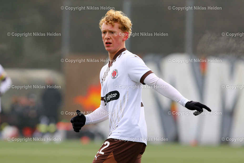 NH_FCStPauliU23_EintrachtBraunschweigU23_Testspiel_02022025 | #22 Marwin Schmitz (FC St. Pauli U23)Fußball I Herren I Testspiel I Saison 2024-2025 I FC St. Pauli U23 - Eintracht Braunschweig U23 I 02.02.2025 I Sportplatz Brummerskamp