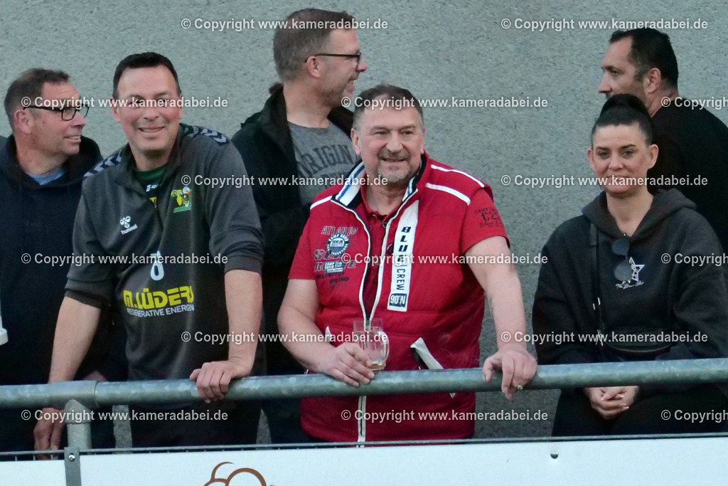Fußball Kreispokal 25/26 Ü 32 : Spiel um Platz 3 : SV 08/29 Friedrichsfeld - SV Ringenberg AH  2 : 1 | Fußball Kreispokal 25/26 Ü 32 : Spiel um Platz 3 : SV 08/29 Friedrichsfeld - SV Ringenberg AH  2 : 1Spielort : Voerde Friedrichsfeld - Realisiert mit Pictrs.com