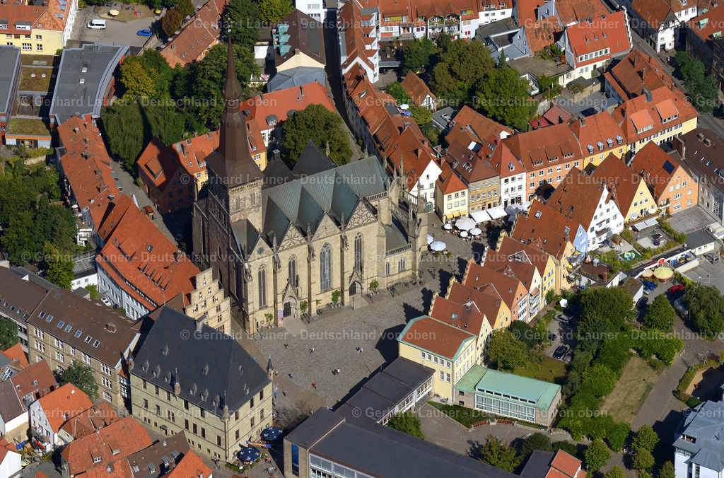 3292774 | Die in Gotischer Architektur gebaute St. Marien Kirche, ist eine evangelisch-lutherische Pfarr- und Marktkirche in Osnabrück. Sie zählt zu den kunsthistorisch bedeutendsten Baudenkmälern der norddeutschen Stadt.