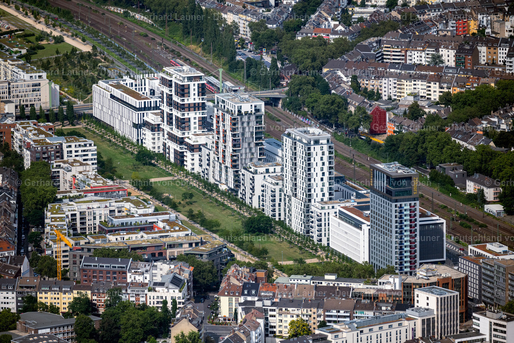 4049490 | moderne Büro-und Wohnhäuser am Berty-Albrecht-Park, Düsseldorf