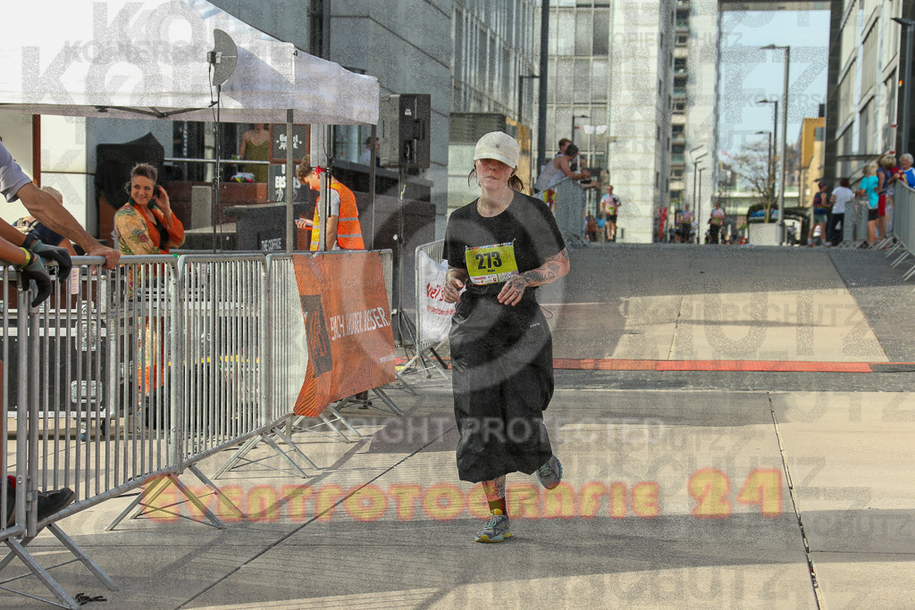 250920_1542_EX1_0506 | Sportfotografie im Rhein-Sieg Kreis, Köln, Bonn, NRW, Rheinland Pfalz, Hessen, etc. Unser Tätigkeitsfeld umfasst den Laufsport vom Volkslauf über den Marathon, Duathlon, Triathon bis zum Ultralauf wie Kölnpfad Ultra oder Schindertrail.