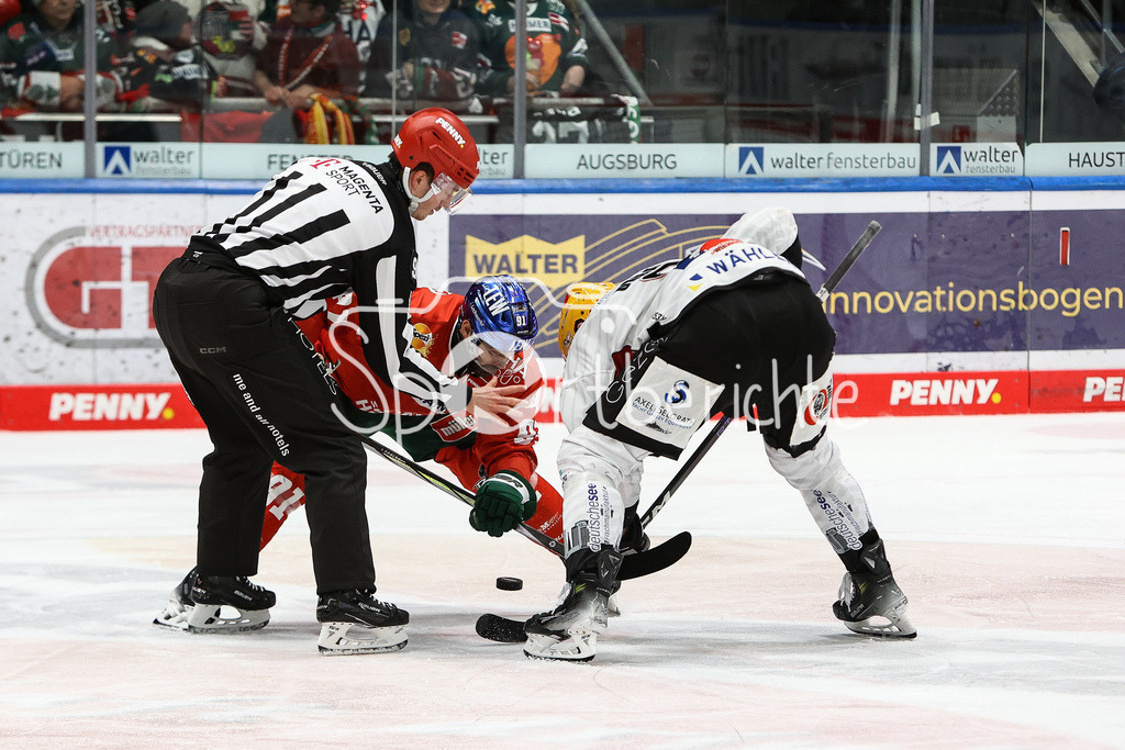 Augsburger Panther - Fischtown Pinguins | Luke ESPOSITO (AEV #91) im Duell mit Ziga JEGLIC (BHV #13) / Bully