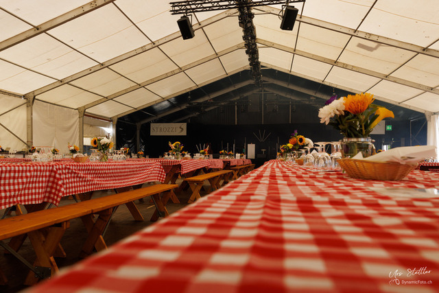 IMG_2022_06_17_0018671 | Professionelle Fotografen für Portrait-, Produkt-, Beauty -, Fashion-, kommerzielle - u. Hochzeitsfotografie sowie für Veranstaltungen. Lokal vor Ort oder in lokalen Studios.