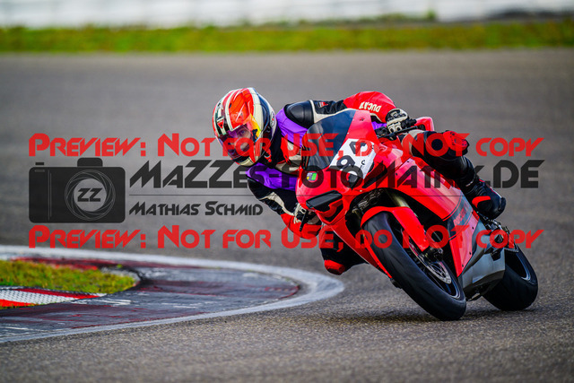 MaZZes_FotoMatrix_240911_6007705_3170 | GELB