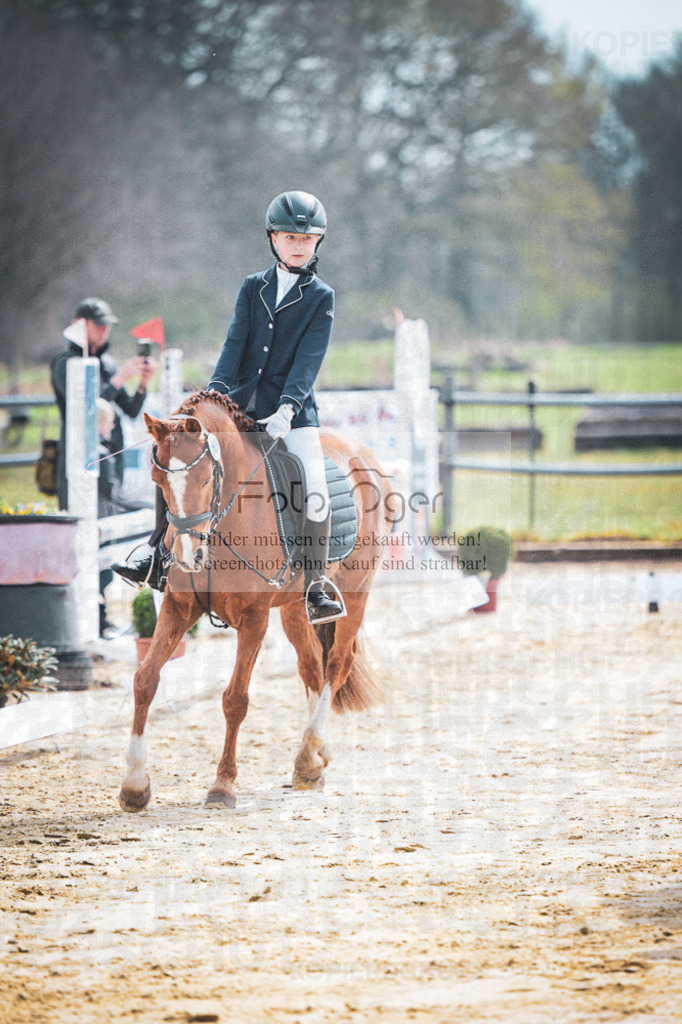 DOS_5195 | Entdecke hochwertige Reitturnierfotos von Foto Oger. Professionell, emotional und authentisch – jetzt Lieblingsmomente im Shop bestellen.Deutschlandweite Turnierfotografie. - Realisiert mit Pictrs.com