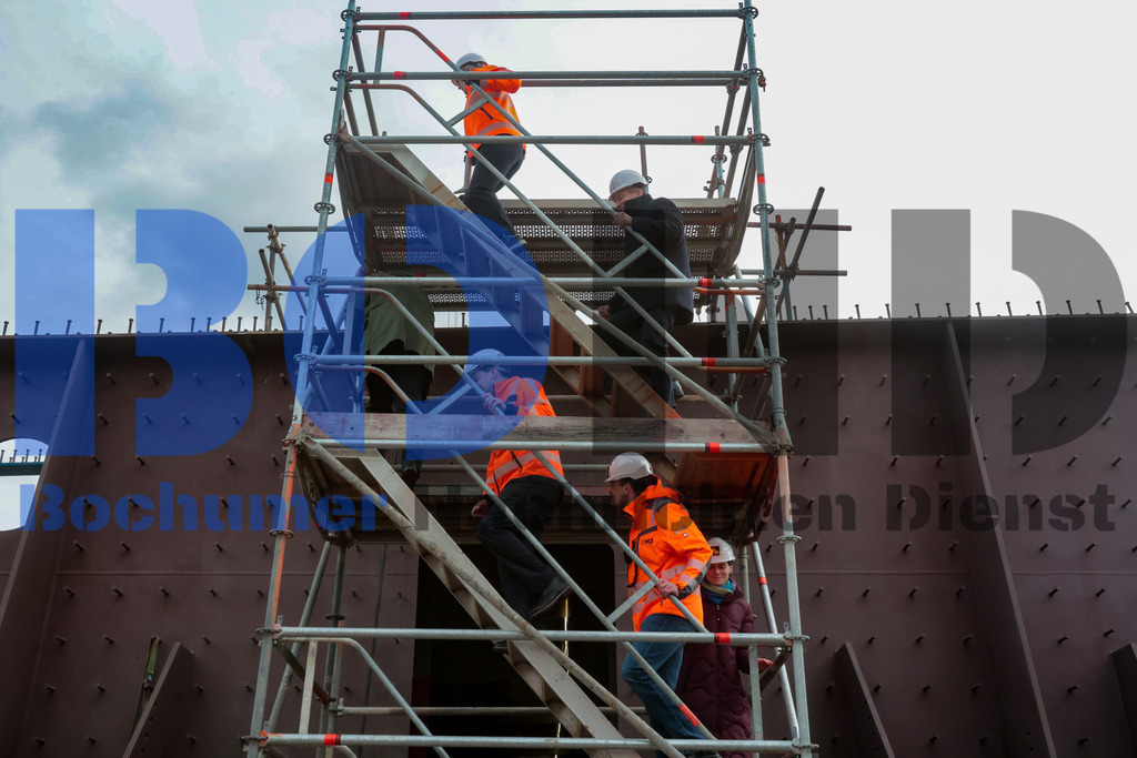 SES_LUDRAH20250225-3 | bond - Realisiert mit Pictrs.com