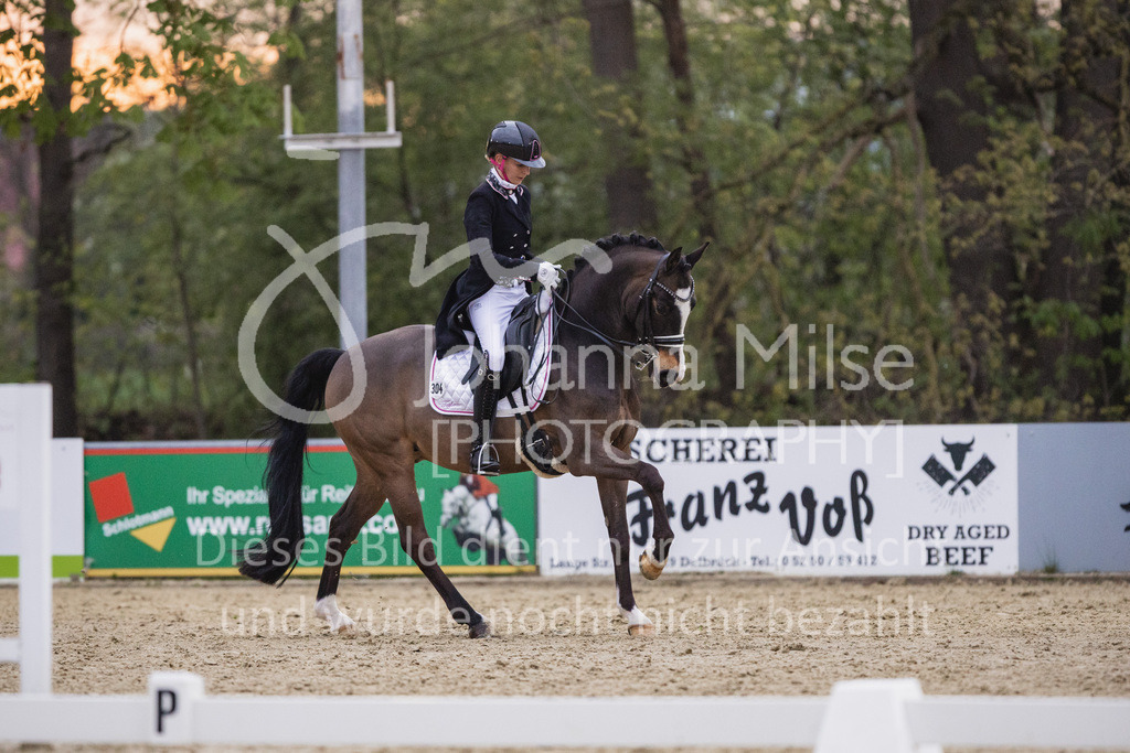 230429_Dressurfestival_S-Kür-305 | Deine schönsten Turniermomente als professionelle Fotos! Entdecke hochwertige Pferdesport-Fotografie im Online-Shop. Jetzt Fotos finden & bestellen!