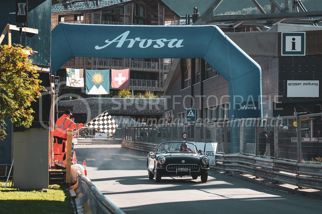 21. Arosa ClassicCar 2025 - 6. =September= 2025 | Nicole Schmid aus Herrliberg (SUI) in einem Chevrolet Corvette C1 aus dem Jahre 1957 mit Startnummer 118 am Arosa ClassicCar 2025 in der Kategorie Alpine Performance..@arosaclassiccar, @arosa.official, #arosaclassiccar, #arosa, #76curves, #classiccarBild: Sportfotografie Markus Aeschimann | www.markus-aeschimann.ch - Realisiert mit Pictrs.com