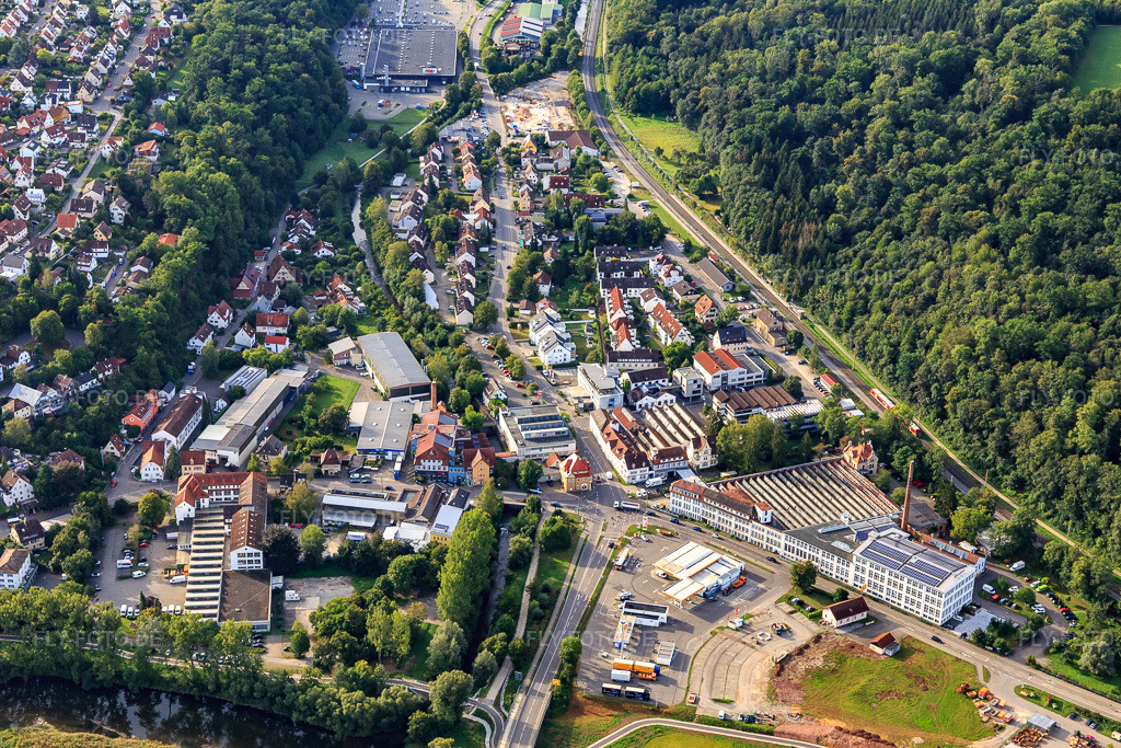 Luftbild: Gewerbegebiet Bahnhofstraße mit Hecht Designfabrik Möbel & Lampen und Proflax Textilmanufaktur  GmbH & Co. KG in Kirchentellinsfurt im Bundesland Baden-Württemberg in Deutschland.Foto: IMG_008609.jpg vom 27.08.2020 durch Werner Riehm/FLY-FOTO.deWWW.DESIGNFABRIK.DEa brand by - PAD home design concept gmbh