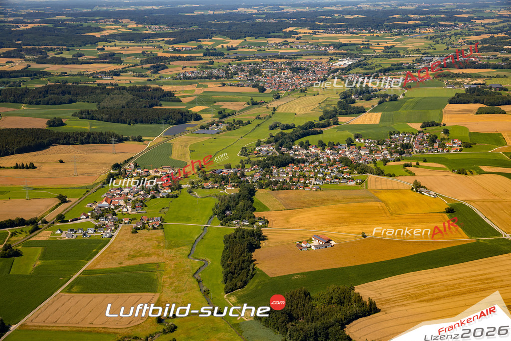 Das Luftbild zeigt : Harthausen Friedberg - Die Luftaufnahme wurde 2024 vom UL-Flugzeug aus erstellt ( keine Drohne ) - Hochauflösende Luftaufnahme - Für grossformatige Ausdrucke geeignet. Die Geschenkidee !Mit Lizenz und Bildrechte bestellbar