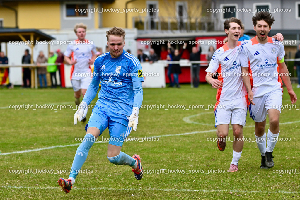 SV Rothenthurn vs. FC Dölsach | Jubel FC Dölsach, #39 Lukas Michael Unterlader FC Dölsach, #10 Elias Sint-Unterholzer FC Dölsach, #9 Philipp Hochegger FC Dölsach, SV Rothenthurn vs. FC Dölsach, SV Rothenthurn vs. FC Dölsach am 04.04.2026 in Rothenthurn (Sportplatz Rothenthurn), Austria, (Photo by Bernd Stefan)