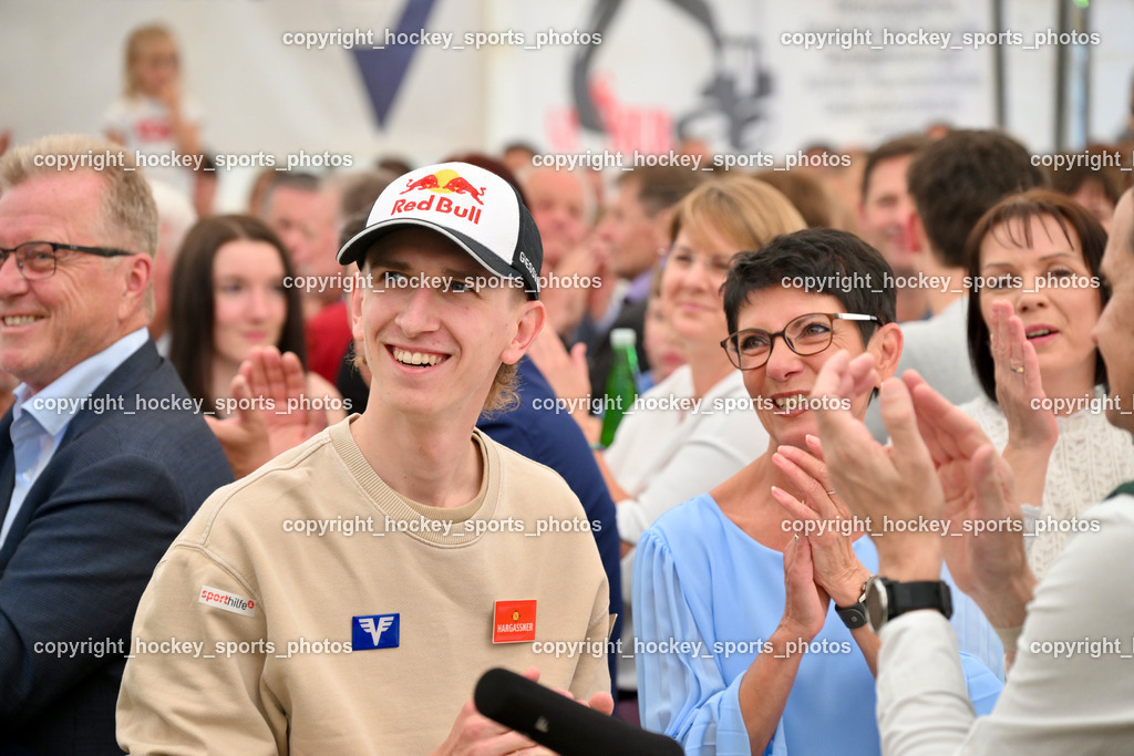 Empfang Daniel Tschofenig | Einzug Daniel Tschofenig, Mama Monika Tschofenig Empfang Daniel Tschofenig, Empfang Daniel Tschofenig am 10.05.2025 in Hohenthurn (Mehrzweckhaus Hohenthuurn), Austria, (Photo by Bernd Stefan)