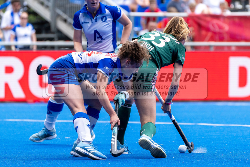 Final4_20250531-1422-HK107743 | Krefeld, Deutschland, 31.05.2025:  Feldhockey Final4 2025 – „Deutsche Feldhockey-Meisterschaften 2025“ im Gerd-Wellen-Hockeyanlage am 31.05.2025 in Krefeld, Deutschland. (Foto von Kramhöller/Fehrmann/Kaste)Krefeld, Germany, 31.05.2025: Feldhockey Final4 2025 – „Deutsche Feldhockey-Meisterschaften 2025“ in Gerd-Wellen-Hockeyanlage at 31.05.2025 in Krefeld, Deutschland. (Foto from Kramhöller/Fehrmann/Kaste)