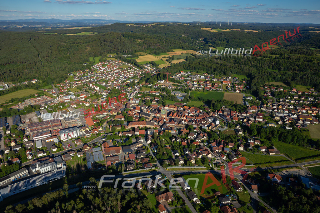 weismain-aktuelle-luftbilder-2361-jahr-2024 | Das Luftbild zeigt :  Weismain - Die Luftaufnahme wurde 2024 vom UL-Flugzeug aus erstellt ( keine Drohne ) - Hochauflösende Luftaufnahme - Für grossformatige Ausdrucke geeignet. Die Geschenkidee !Mit Lizenz und Bildrechte bestellbar