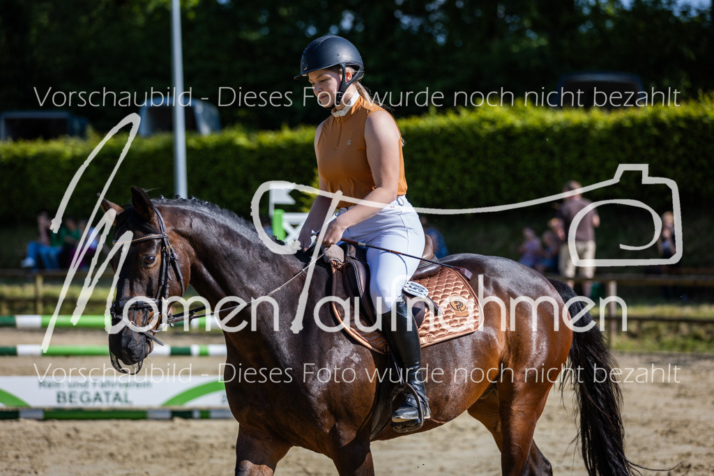 Donop24-ASpr-055 | MomenTaufnahmen Pferdesportfotos