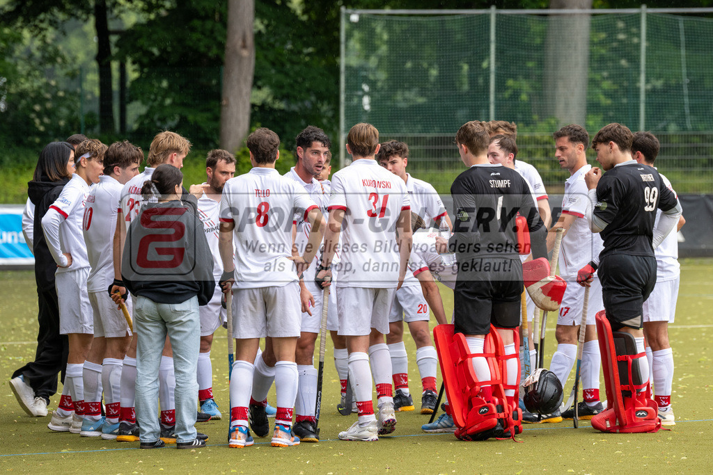 SFE_20250524_0079 | Köln, Deutschland, 24.05.2025:  Hockey 1. Bundesliga Herren Rot-Weiss Köln - Mannheimer THC im KTHC Stadion Rot-Weiss Köln Tennis and Hockey Club am 24.05.2025 in Köln, Deutschland. (Foto von Stephan Fehrmann)Köln, Germany, 24.05.2025: Hockey 1. Bundesliga Herren Rot-Weiss Köln - Mannheimer THC in KTHC Stadion Rot-Weiss Köln Tennis and Hockey Club at 24.05.2025 in Köln, Deutschland. (Foto from Stephan Fehrmann)