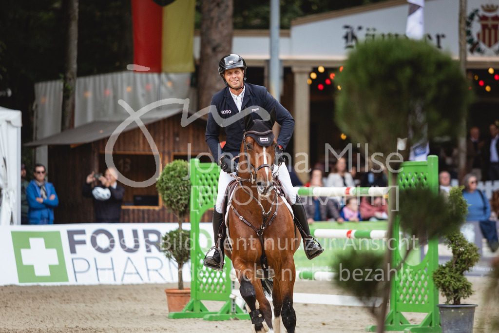 240915_OWLCh_GP-843 | Deine schönsten Turniermomente als professionelle Fotos! Entdecke hochwertige Pferdesport-Fotografie im Online-Shop. Jetzt Fotos finden & bestellen!