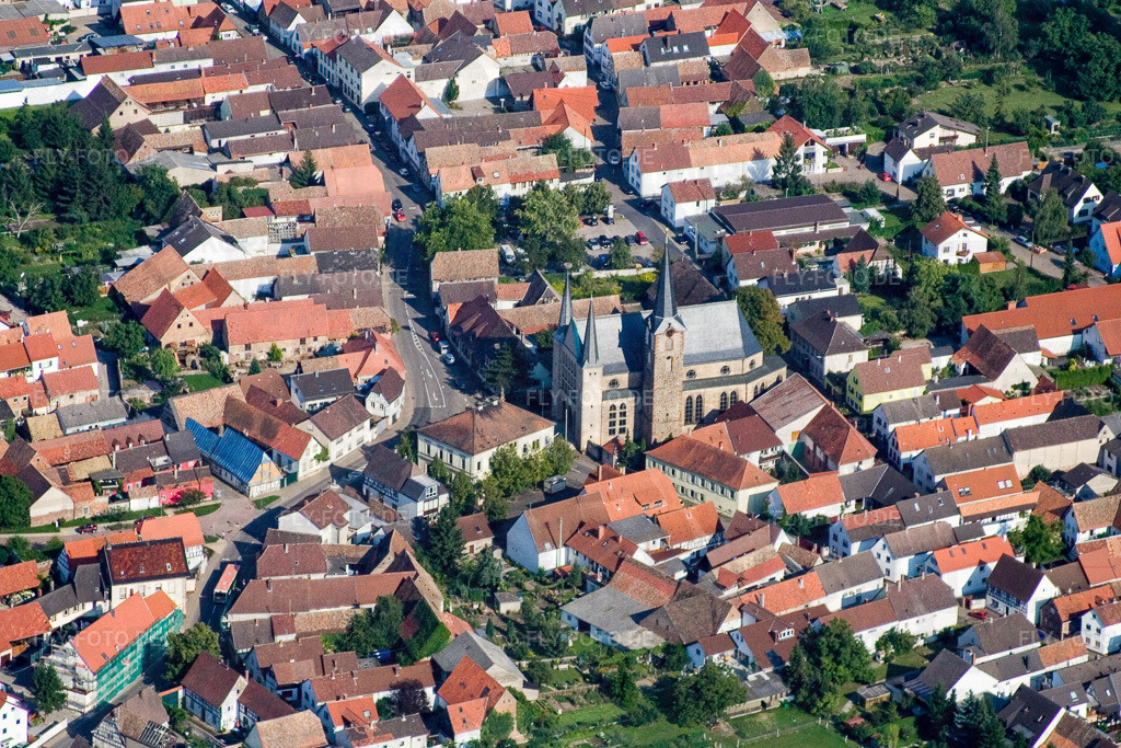 Dorf - Ansicht an der Weinstraße | Luftbild: Dorf - Ansicht an der Weinstraße im Ortsteil Geinsheim in Neustadt im Bundesland Rheinland-Pfalz in Deutschland. Foto: IMG_12627.jpg vom 17.08.2008 durch Werner Riehm/FLY-FOTO.de - Realisiert mit Pictrs.com