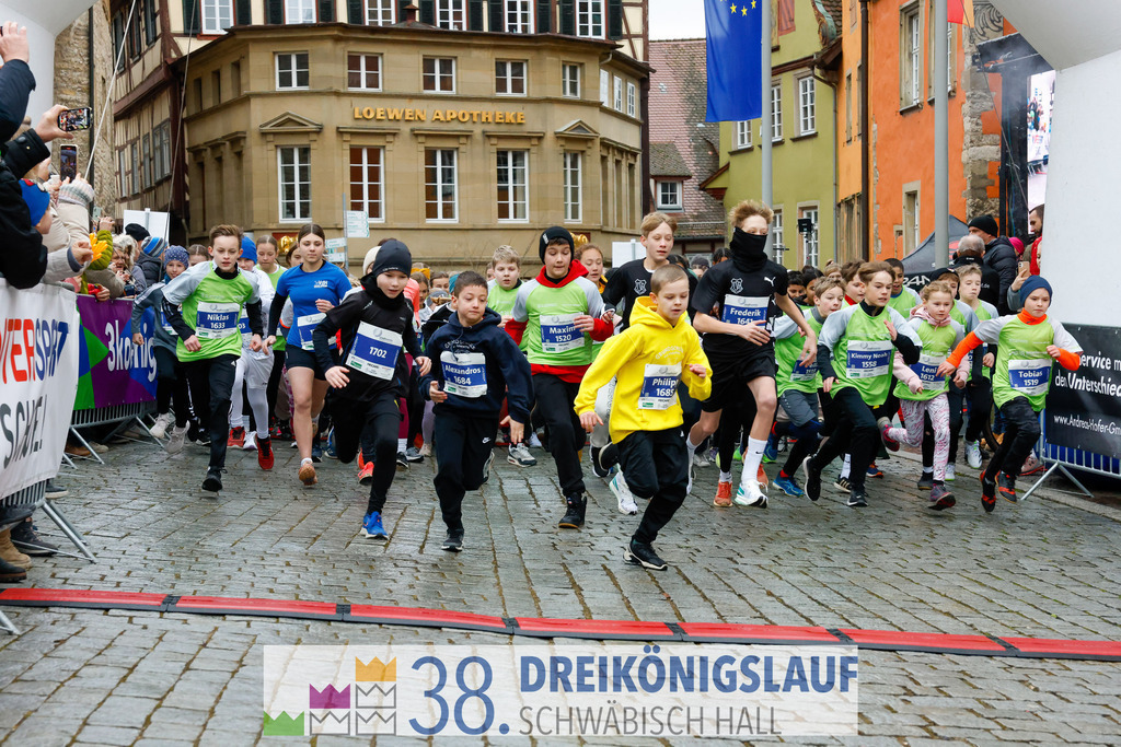 1700m Stadtwerke Jugendlauf | 3 Koenigslauf 2024 1700m Stadtwerke Jugendlauf - Realisiert mit Pictrs.com
