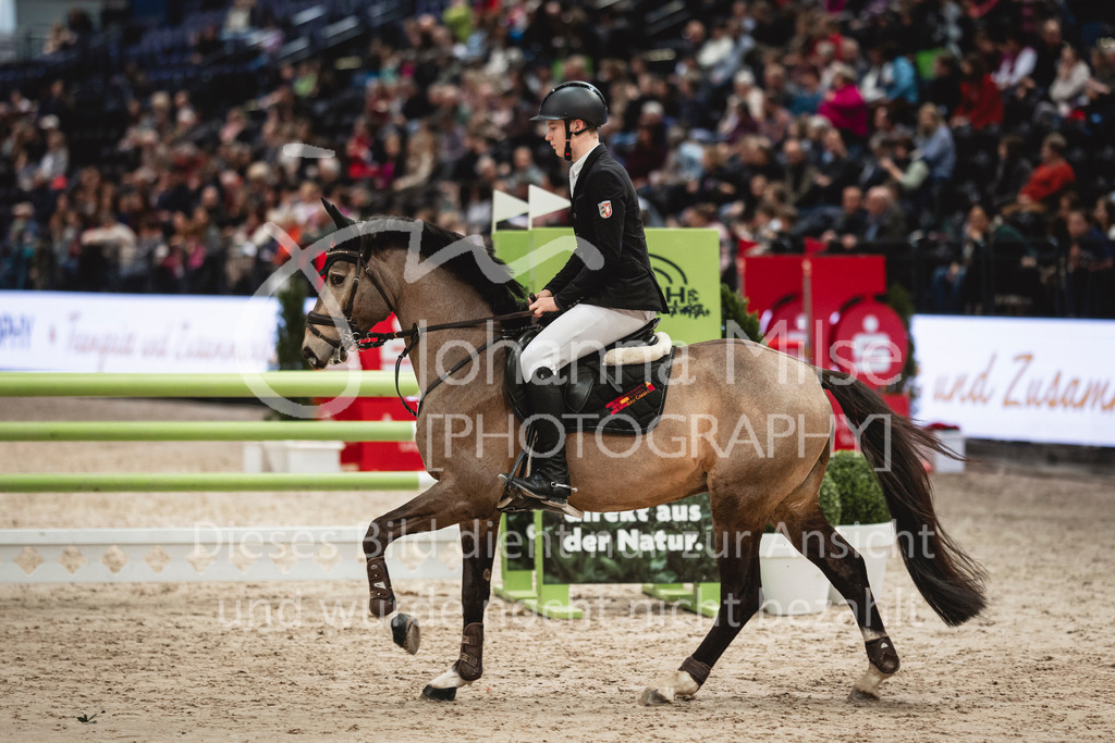 240119_Leipzig_PonyTrophy-554 | Deine schönsten Turniermomente als professionelle Fotos! Entdecke hochwertige Pferdesport-Fotografie im Online-Shop. Jetzt Fotos finden & bestellen!