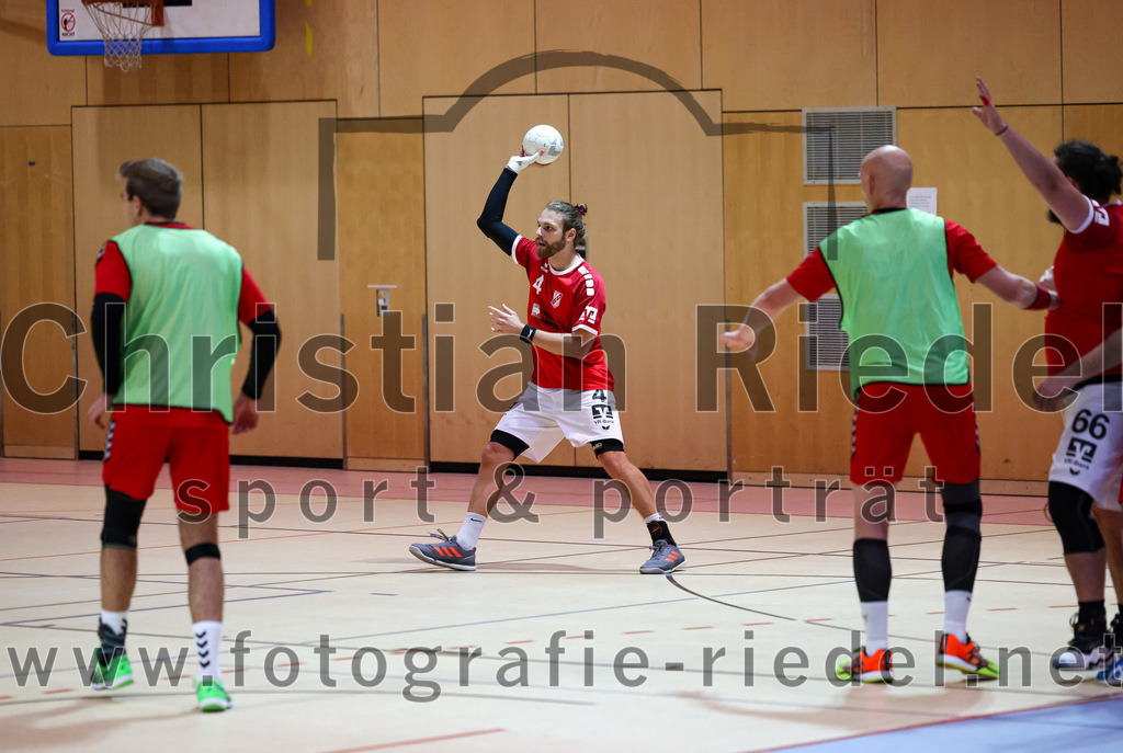 2022-10-01_016_SpVgg_Altenerding_II_gegen_TSV_Taufkirchen-Vils | Erding, Deutschland, 01.10.2022:
Handball, Bezirksklasse Männer 2022 / 2023, 1. Spieltag, SpVgg Altenerding II gegen TSV Taufkirchen/Vils, Endergebnis: 21:32

Thomas Anhoffer (TSV Taufkirchen/Vils, #4)

Foto: Christian Riedel / fotografie-riedel.net
