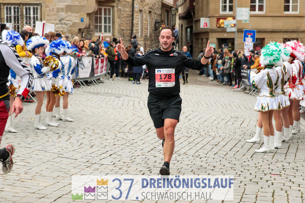 VR Bank Hauptlauf 10000m | 3 Koenigslauf 2023 - Realisiert mit Pictrs.com