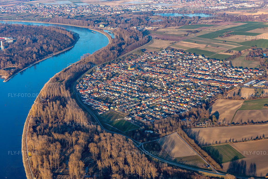 Ortsansicht am Rhein von Westen | Luftbild: Ortsansicht am Rhein von Westen im Ortsteil Rheinhausen in Oberhausen-Rheinhausen im Bundesland Baden-Württemberg in Deutschland. Foto: IMG_130846.jpg vom 09.03.2022 durch ©2025 Werner Riehm fly-foto.de/copyright - Realisiert mit Pictrs.com