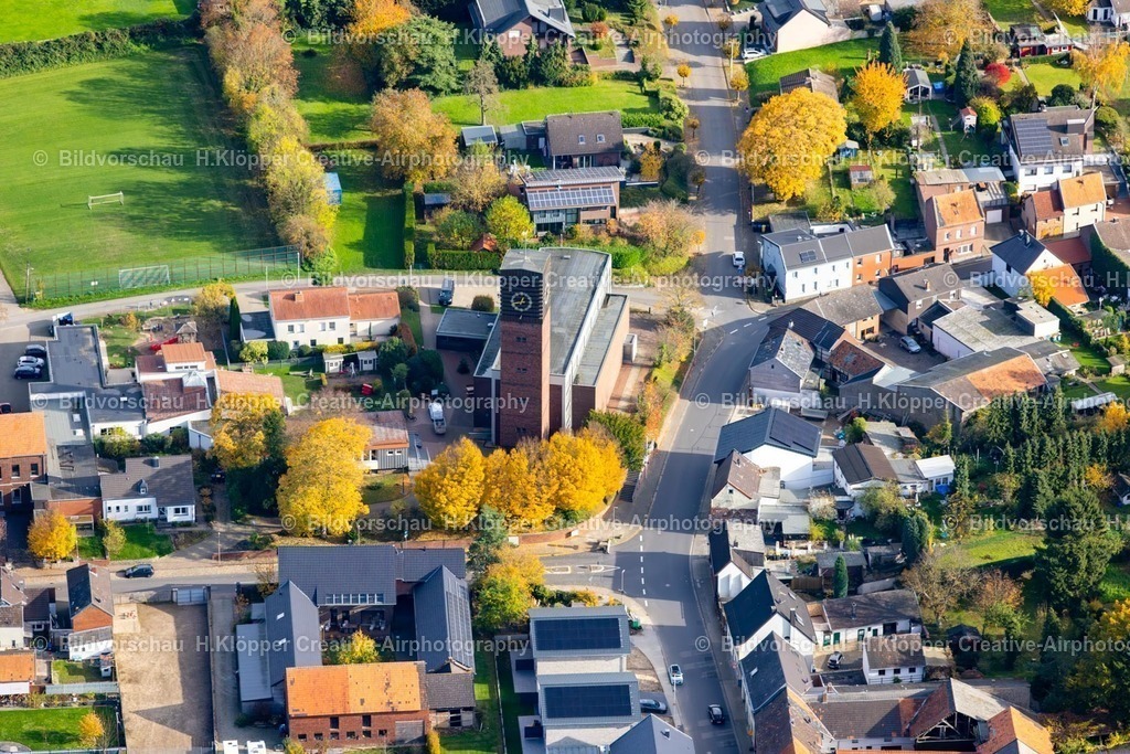 Luftbild Körrenzig-7057 | Ortsansicht der Straßen und Häuser der Wohngebiete in Körrenzig im Bundesland Nordrhein-Westfalen, Deutschland - Realisiert mit Pictrs.com
