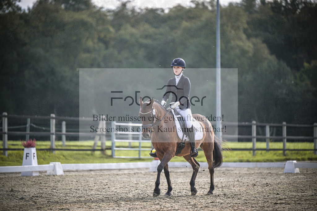 DOS_B147 | Entdecke hochwertige Reitturnierfotos von Foto Oger. Professionell, emotional und authentisch – jetzt Lieblingsmomente im Shop bestellen.Deutschlandweite Turnierfotografie. - Realisiert mit Pictrs.com