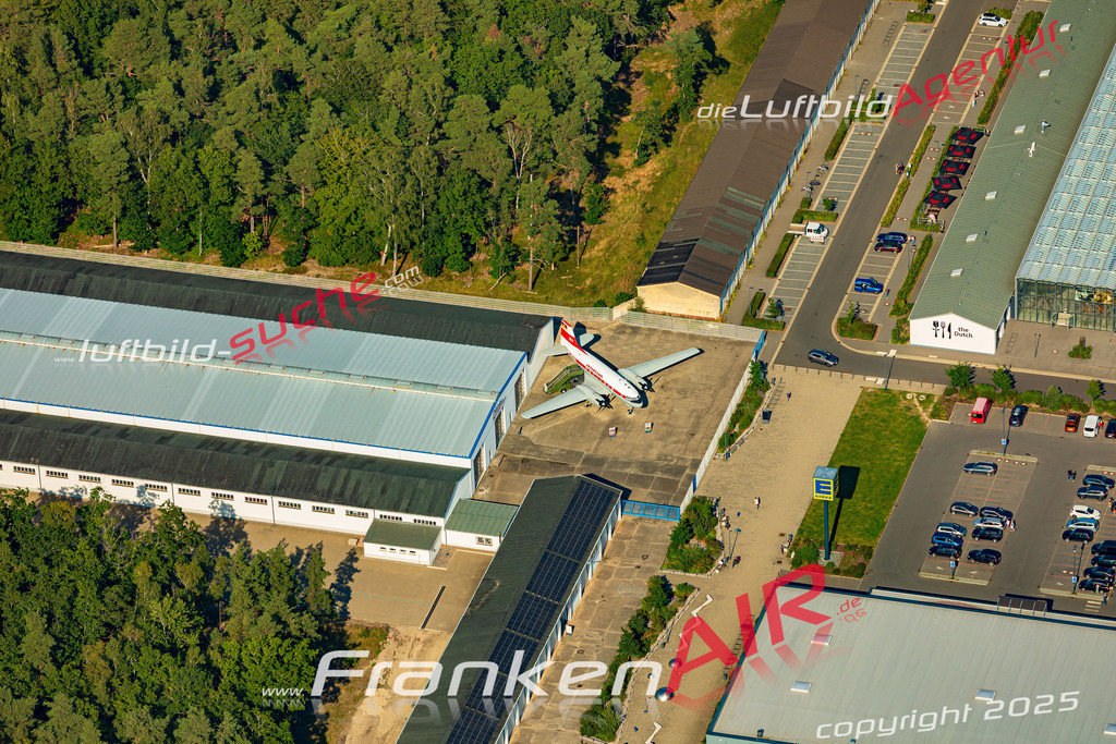 Luftaufnahme Oldtimer Museum Rügen Binz - Die Luftaufnahme wurde 2025 vom UL-Flugzeug heraus erstellt ( ohne Drohne ) - Hochauflösende Luftaufnahme - für professionelle Ausdrucke geeignet. Die Geschenkidee !Mit Lizenz und Bildrechte bestellbar