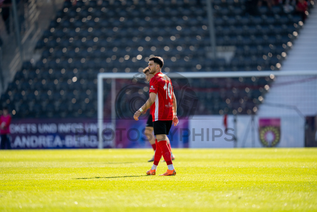 SG Sonnenhof Großaspach vs. KSV Hessen Kassel, Fussball, Regionalliga Südwest, 23. Spieltag, Saison 2025/2026, 07.03.2026 | Mert Tasdelen (SG Sonnenhof Großaspach, #10),SG Sonnenhof Großaspach vs. KSV Hessen Kassel, Fussball, Regionalliga Südwest, 23. Spieltag, Saison 2025/2026, 07.03.2026Foto: photosbyphips/Philip Ziegler