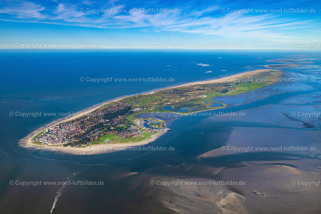 Norderney_ELS_9510160823 | NORDERNEY 16.08.2023 Küstenbereich der der Nordsee - Insel in Norderney im Bundesland Niedersachsen, Deutschland. Weiterführende Informationen bei: Staatsbad Norderney GmbH. // Coastal area of North Sea - Island in Norderney in the state Lower Saxony, Germany. Further information at: Staatsbad Norderney GmbH. Foto: Martin Elsen