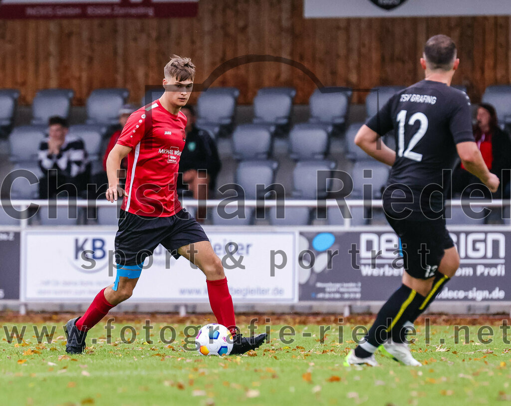 2023-08-27_028_TSV_Zorneding_II_gegen_TSV_Grafing_II | Zorneding, Deutschland, 27.08.2023:
Fußball, A-Klasse 2023 / 2024, 2. Spieltag, TSV Zorneding II gegen TSV Grafing II, Endergebnis: 5:1

Felix Mühlhölzl (TSV Zorneding, #4), Thomas Urban (TSV Grafing, #12)

Foto: Christian Riedel / fotografie-riedel.net