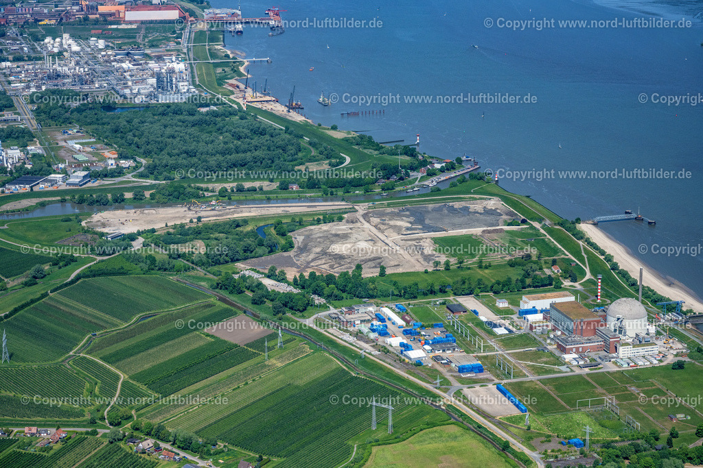 Stadersand_Lng_Sandpolster_ELS_8219280523 | STADE 30.05.2023 LNG Flüssiggas Terminal Elbschlick Verschiffung auf den ehemaliegen Salinengelände in Stadersand in Stade im Bundesland Niedersachsen, Deutschland. Weiterführende Informationen bei: AOS Aluminium Oxid Stade GmbH,  Dow Deutschland Anlagengesellschaft mbH,  Hafenbetriebs GmbH &amp; Co. KG,  Hanseatic Energy Hub GmbH. // LNG liquid gas terminal Elbschlick shipping on the former saltworks site in Stadersand in Stade in the state Lower Saxony, Germany. Further information at: AOS Aluminium Oxid Stade GmbH,  Dow Deutschland Anlagengesellschaft mbH,  Hafenbetriebs GmbH &amp; Co. KG,  Hanseatic Energy Hub GmbH. Foto: Martin Elsen