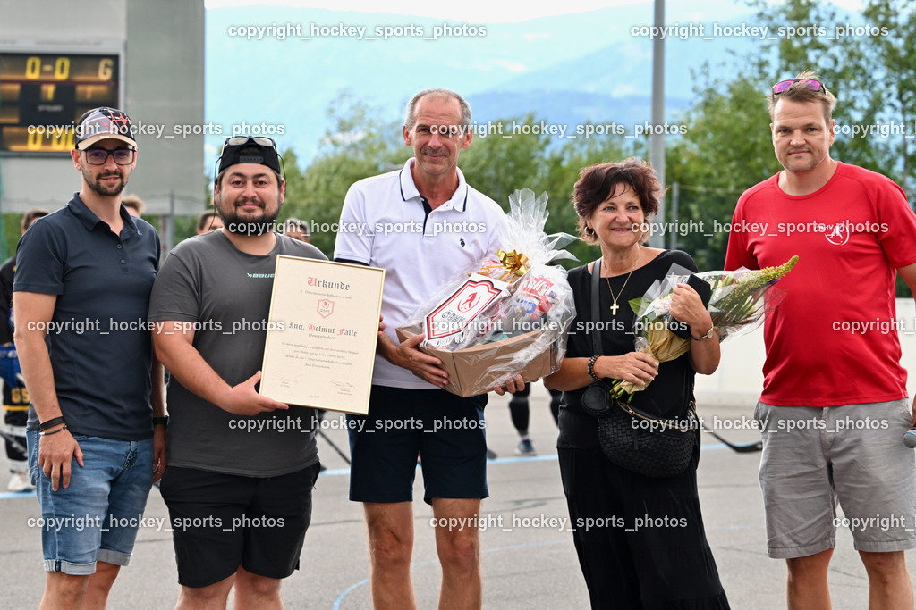 VAS Villach vs. ASKÖ Hockey Villach | Kummer Stefan, KERSCHE Jürgen Ballhockey Austria, Ehrenpräsident Ballhockey Austria Helmut Falle mit Gattin, Stanossek Gerald Ballhockey Austria, VAS Villach vs. ASKÖ Hockey Villach, VAS Villach vs. ASKÖ Hockey Villach am 03.07.2025 in Villach (Alpen Arena ), Austria, (Photo by Bernd Stefan)