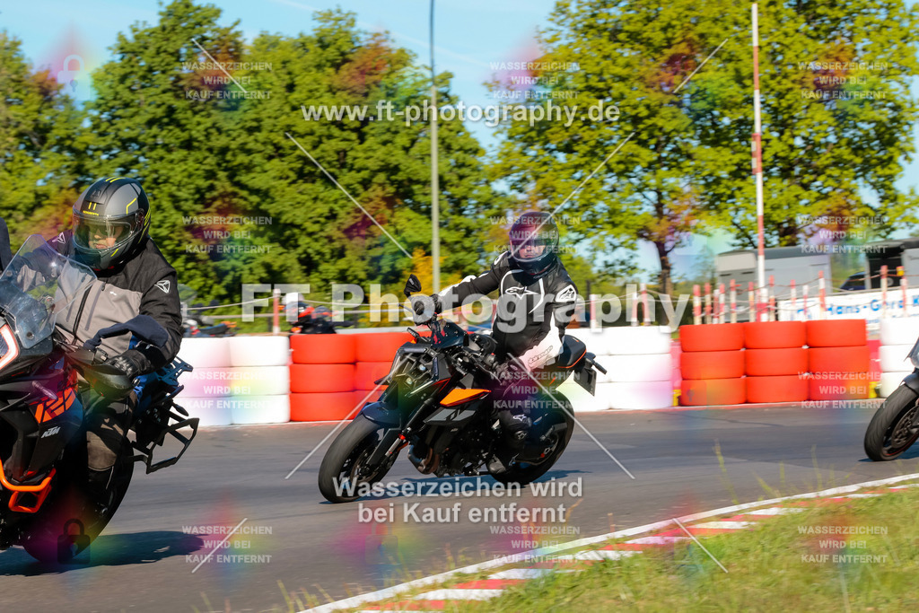 Moto-TeamOBK-21130 | Hier findet Ihr Bilder von Touristenfahrten auf der Nürburgring Nordschleife oder von anderen Veranstaltungen die ich besucht habe. Viel Spass beim Durch Schauen 
