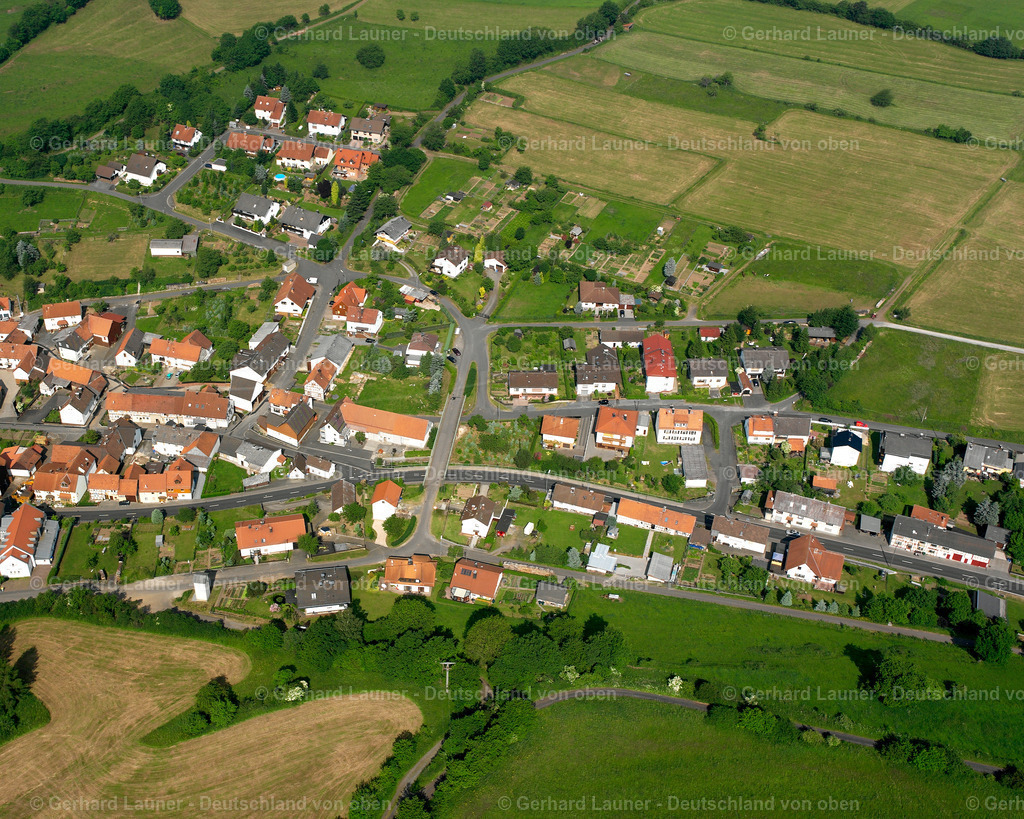 2615856 | RUDINGSHAIN 09.06.2006 Wohngebiet einer Einfamilienhaus- Siedlung  in Rudingshain im Bundesland Hessen, Deutschland // Single-family residential area of settlement  in Rudingshain in the state Hesse, Germany Foto: Gerhard Launer