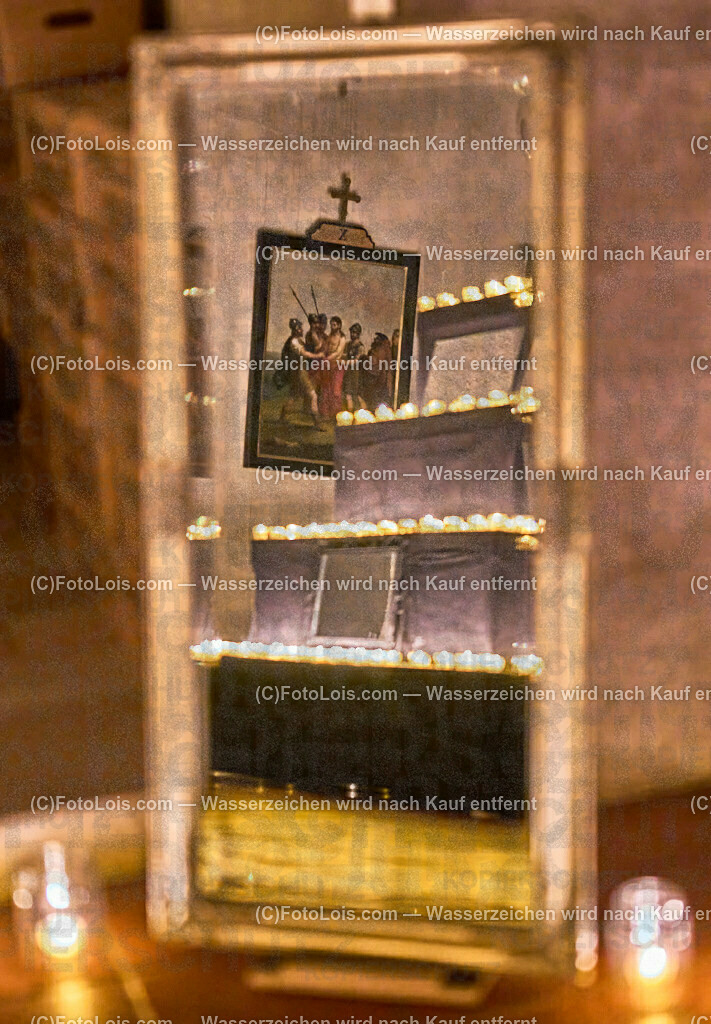 ALP1437_NACHT der tausend LICHTER_Pfarrkirche Wieselburg | (C)FotoLois.com, Alois Spandl, NACHT der 1000 LICHTER in der Pfarrkirche Wieselburg, Di 31. Okt. 2023.