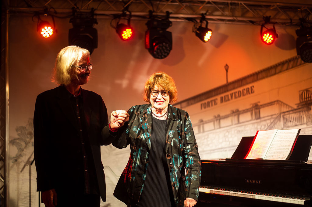 Uschi Brüning | Uschi Brüning im Forte Belvedere Leisnig zum Festival Hallo Leisnig 2022. - Realisiert mit Pictrs.com