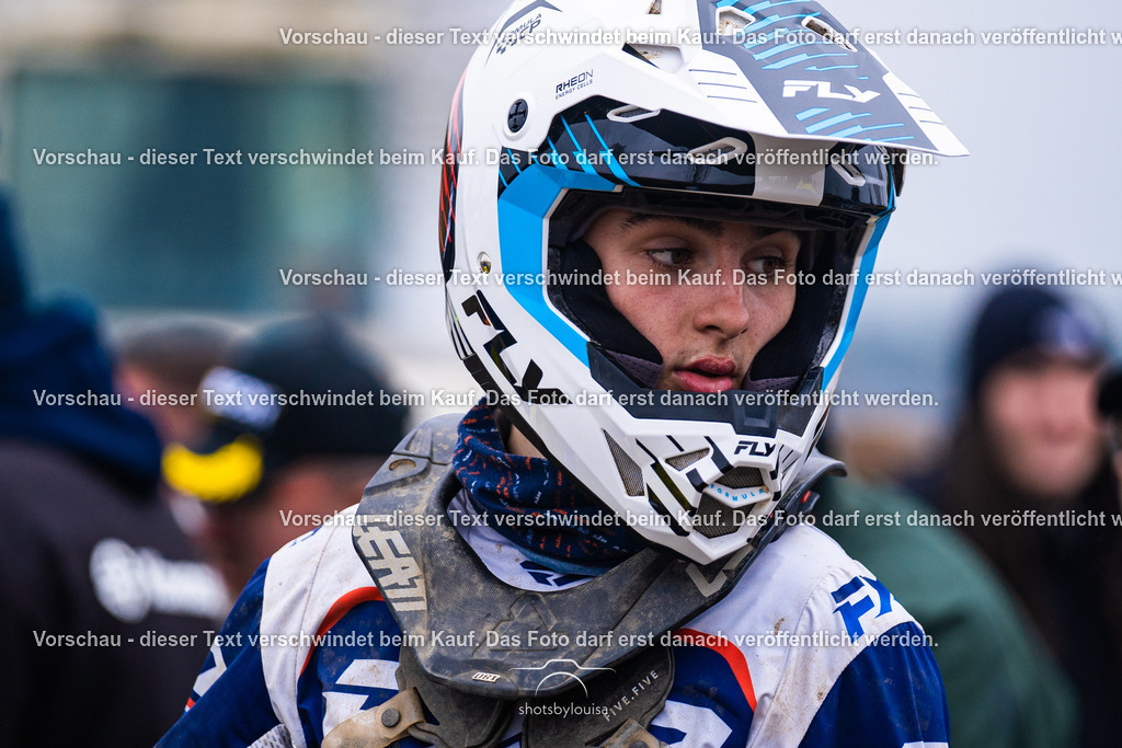 20260412_MCCBensdorf-1450 | Sportfotografin aus Berlin-Brandenburg mit Fokus auf Motocross. Ich halte deine sportliche Leistung und echte Emotionen auf und neben der Strecke professionell fest. Entdecke die Fotos von deinem Rennen und bestelle sie direkt hier im Shop.