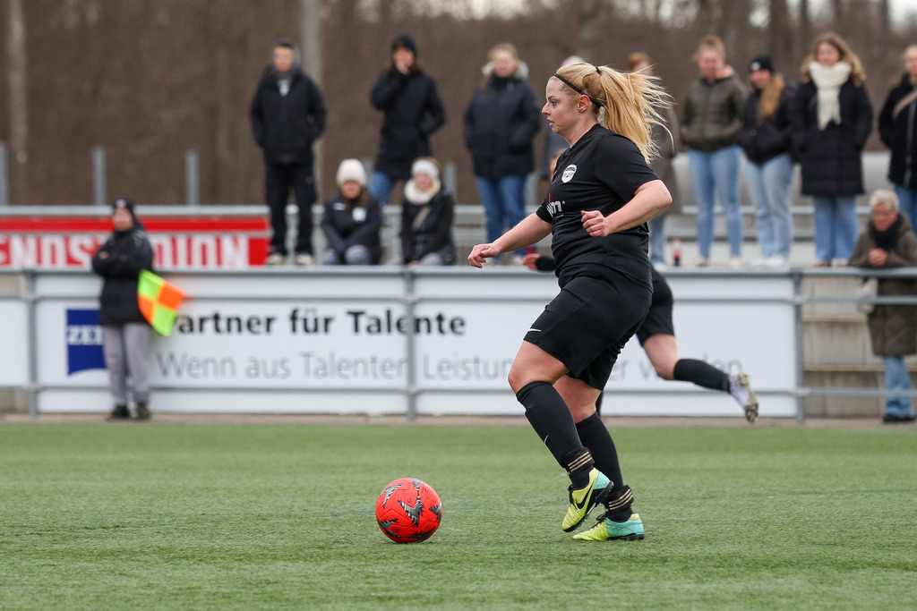 20260329-FCH-HS_025 | 1.FC Heidenheim 1846 II vs. SGM Hohenmemmingen/Sontheim, Fußball, Frauen, Bezirksliga, 2025/2026, 14. Spieltag, 29.03.2026 in Heidenheim, Kunstrasen b. Voith-Arena West(Foto: Michael Bulling) - Realisiert mit Pictrs.com