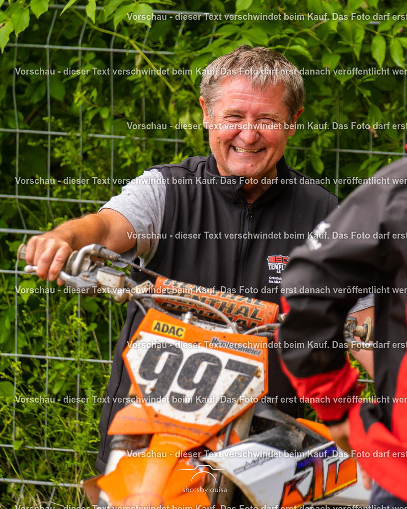 20260607_MSCParmen-0177 | Sportfotografin aus Berlin-Brandenburg mit Fokus auf Motocross. Ich halte deine sportliche Leistung und echte Emotionen auf und neben der Strecke professionell fest. Entdecke die Fotos von deinem Rennen und bestelle sie direkt hier im Shop.