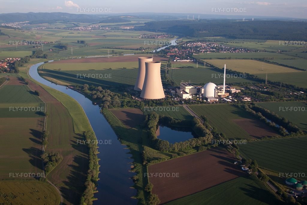 Luftbild: Grohnde, AKW im Ortsteil Grohnde in Emmerthal im Bundesland Niedersachsen in Deutschland. – Foto: IMG_65064.jpg vom 23.05.2014 durch Werner Riehm/FLY-FOTO.de – Auflösung des Originals: 4752 x 3168 px