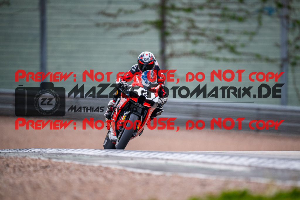 MaZZes_FotoMatrix_240505_6007705_2336 | STK1000