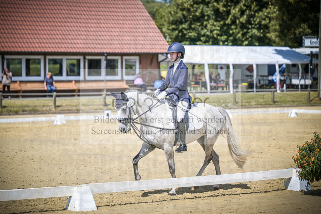 DOS_5772 | Entdecke hochwertige Reitturnierfotos von Foto Oger. Professionell, emotional und authentisch – jetzt Lieblingsmomente im Shop bestellen.Deutschlandweite Turnierfotografie. - Realisiert mit Pictrs.com
