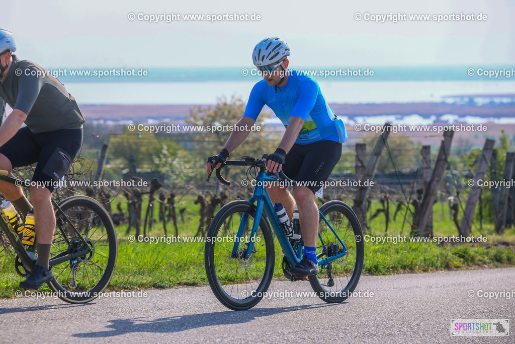TRA_0208 | Neusiedlersee Radmarathon 2026@sportshot_your_pictrs #yourpictures#roadtowm2029 #nrm #neusiedlerseeradmarathon #neusiedlersee #neusiedlerseetourismus #burgenland #mörbisch #nrm26 #burgenlandtourismus #voglundco #poweredbyburgenlandtourismus #radsport #rad #marathon #ucigranfondo #visitburgenland #ucigranfondoworldseries