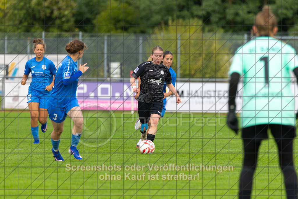 20261010_141256_0565_(c)_by_PhotoPeet | Marina Schott (1.FC Donzdorf #11)1.FC Donzdorf (schwarz) vs. SC Sand (blau), Fußball, EnBW-Oberliga B -Juniorinnen, 05. Spieltag, Saison 2026/2027, Rasenplatz Lautertal Stadion, Süßener Straße 16, 73072 Donzdorf, 10.10.2026 - 14:00 Uhr,Foto: PhotoPeet / Sport- &amp; Eventfotografie / Peter Harich