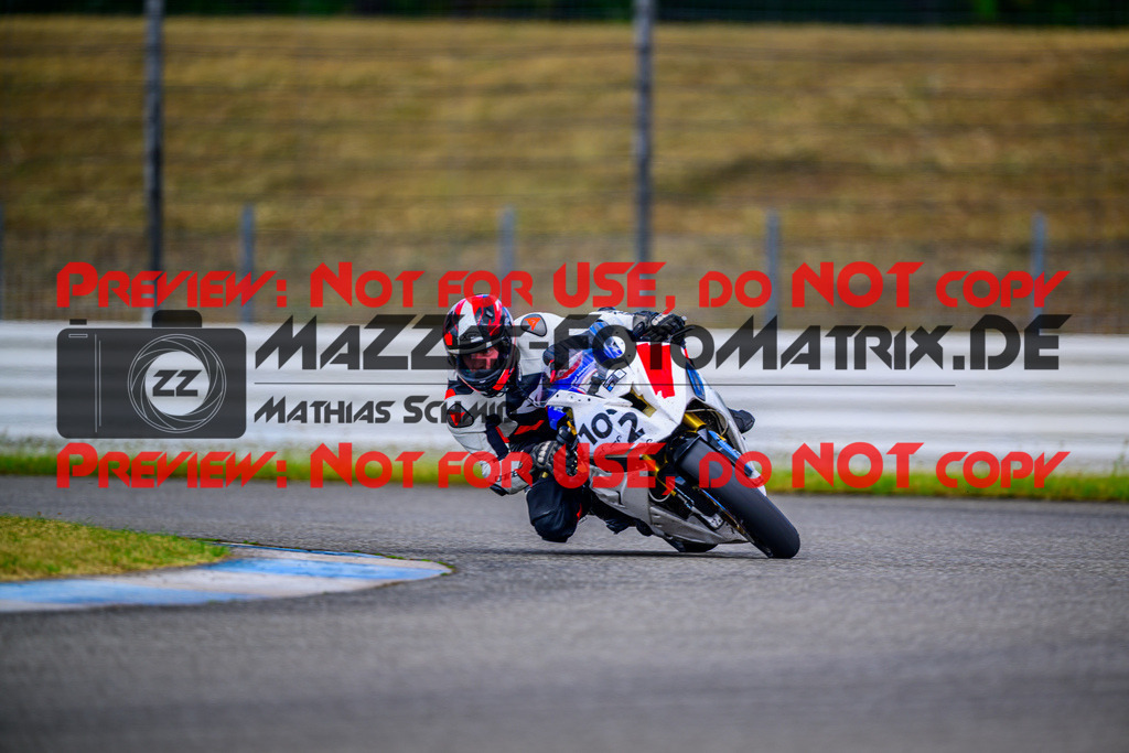 MaZZes_Fotomatrix_20250628_6007705_8481 | WEISS