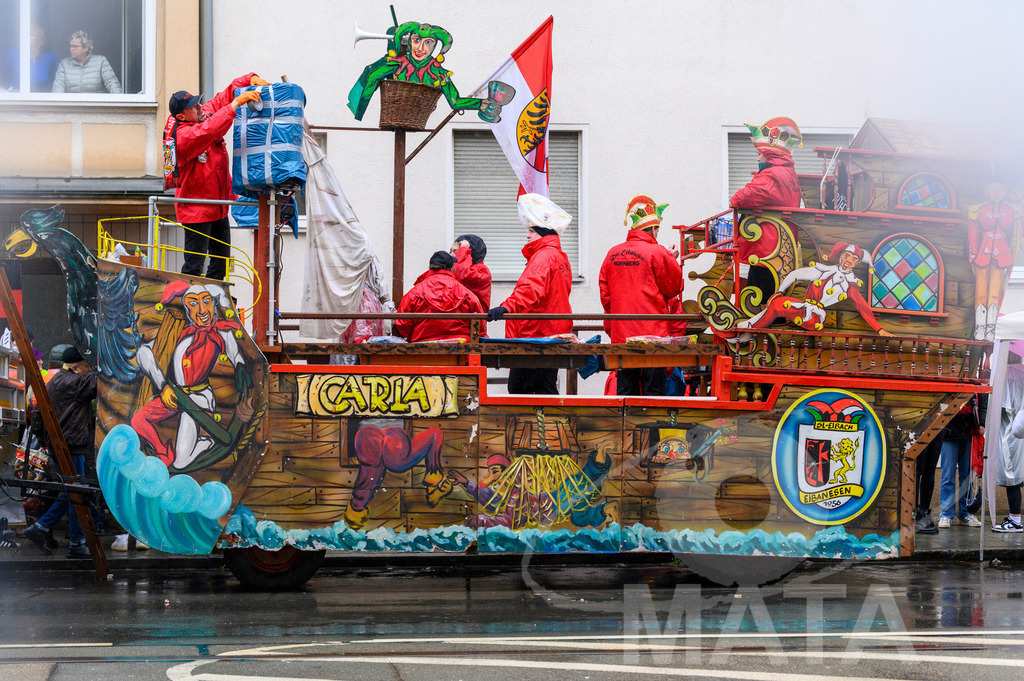 _DWA2219 | Trotz Nieselregen schlängelte sich der „Gaudiwurm“ am Sonntag durch die Nürnberger Innenstadt an tausenden Faschingsfans vorbei.  Nürnberg, 11.02.2024 - Realisiert mit Pictrs.com